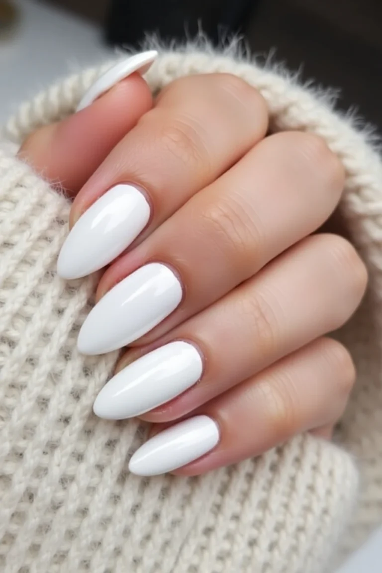 15+ White Nail Ideas for this Winter Season